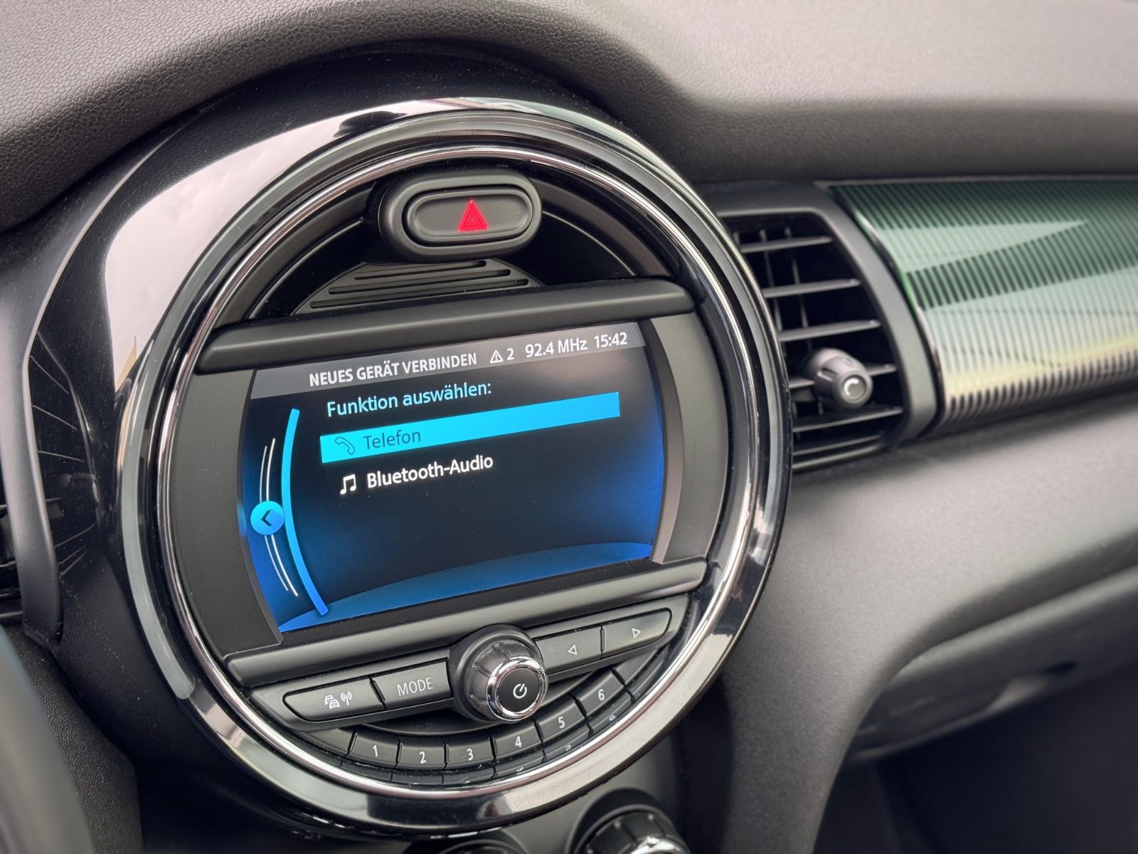 Fahrzeugabbildung MINI COOPER 60 Years Trim Chili *LED|CAM|PANO|LEDER*