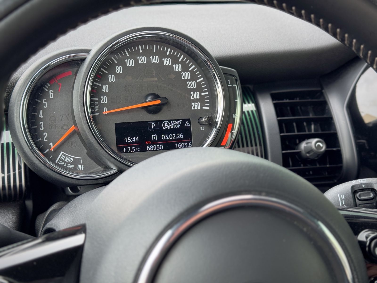 Fahrzeugabbildung MINI COOPER 60 Years Trim Chili *LED|CAM|PANO|LEDER*