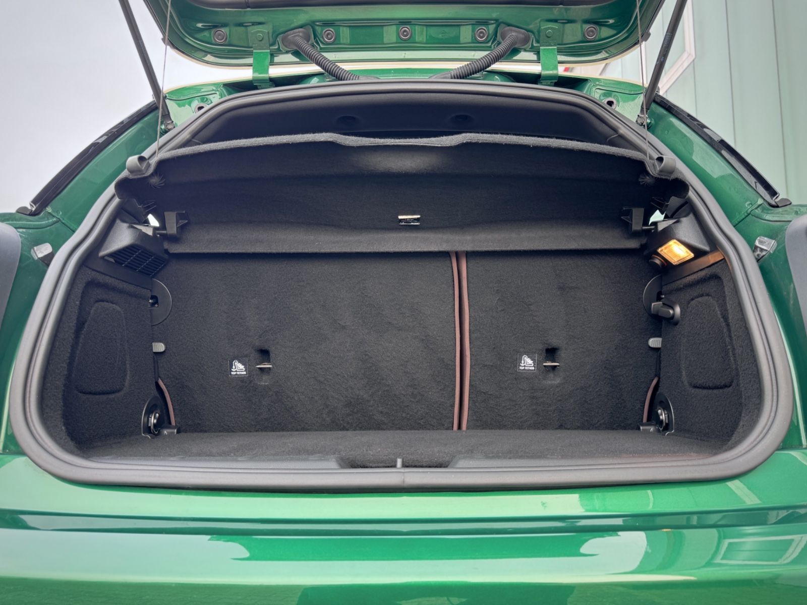 Fahrzeugabbildung MINI COOPER 60 Years Trim Chili *LED|CAM|PANO|LEDER*