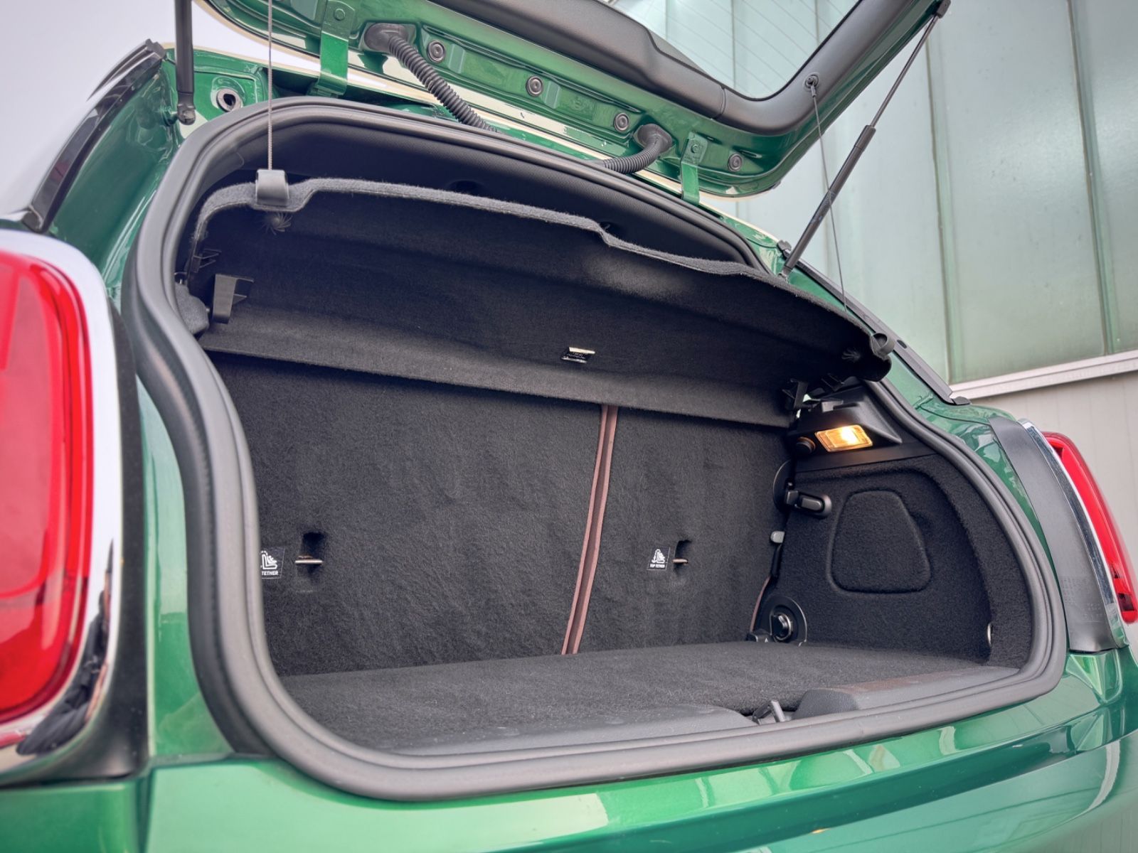 Fahrzeugabbildung MINI COOPER 60 Years Trim Chili *LED|CAM|PANO|LEDER*