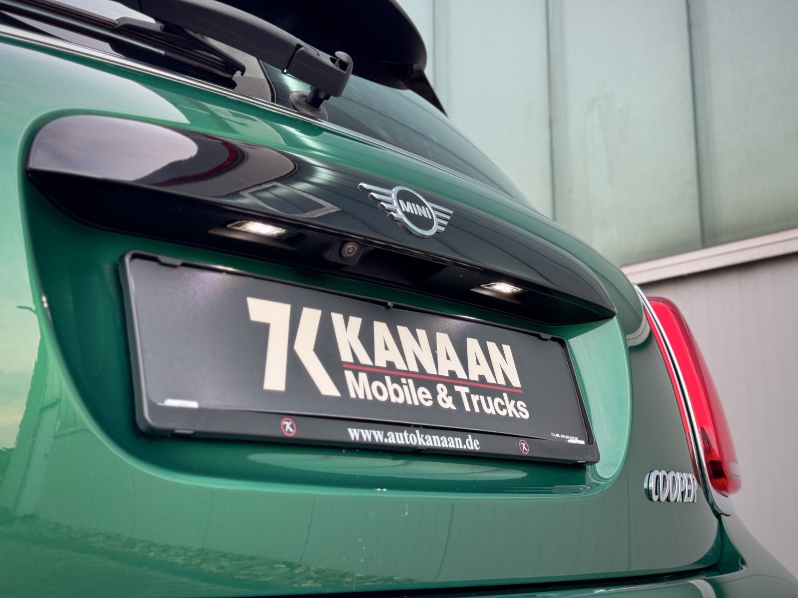 Fahrzeugabbildung MINI COOPER 60 Years Trim Chili *LED|CAM|PANO|LEDER*