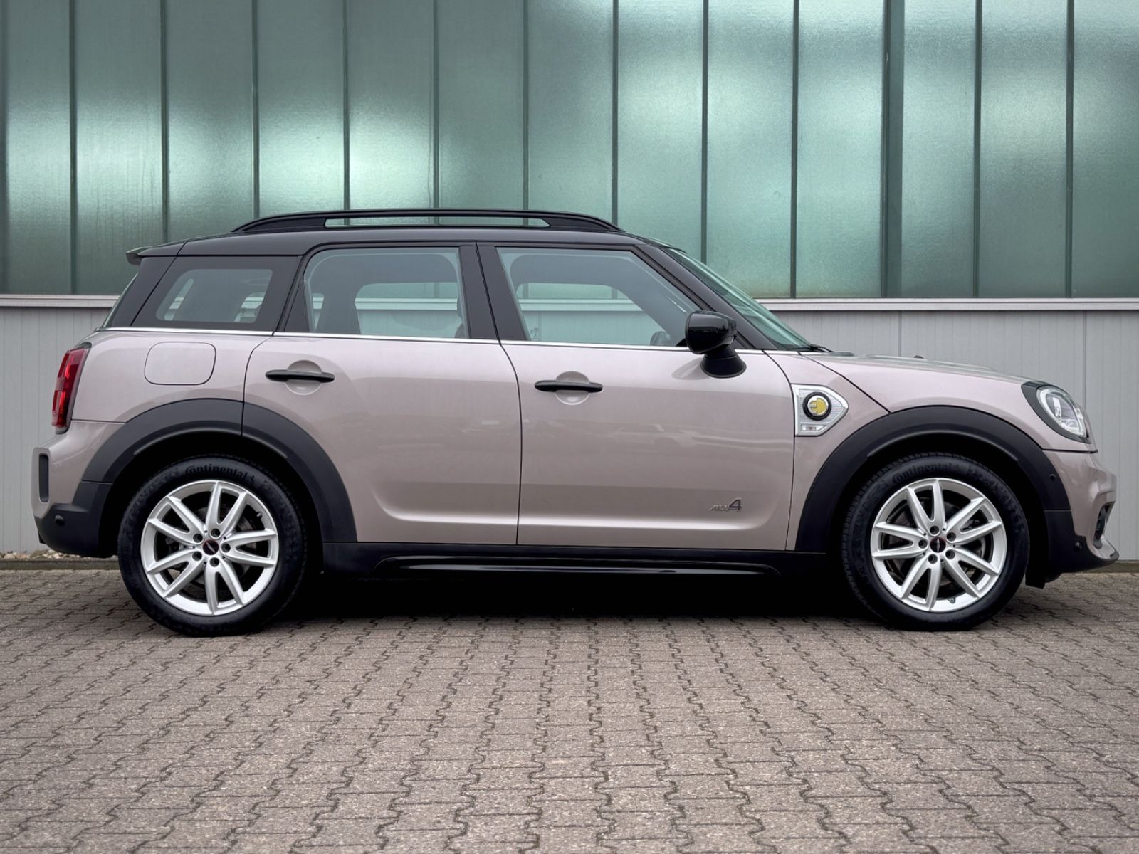 Fahrzeugabbildung MINI Cooper SE Countryman All4 JWC Trim *NAVI|ASSIST*