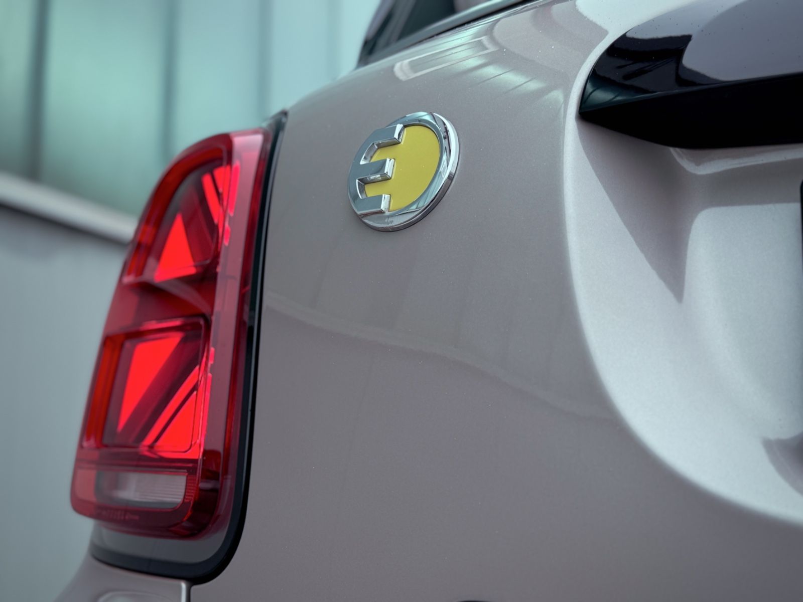 Fahrzeugabbildung MINI Cooper SE Countryman All4 JWC Trim *NAVI|ASSIST*