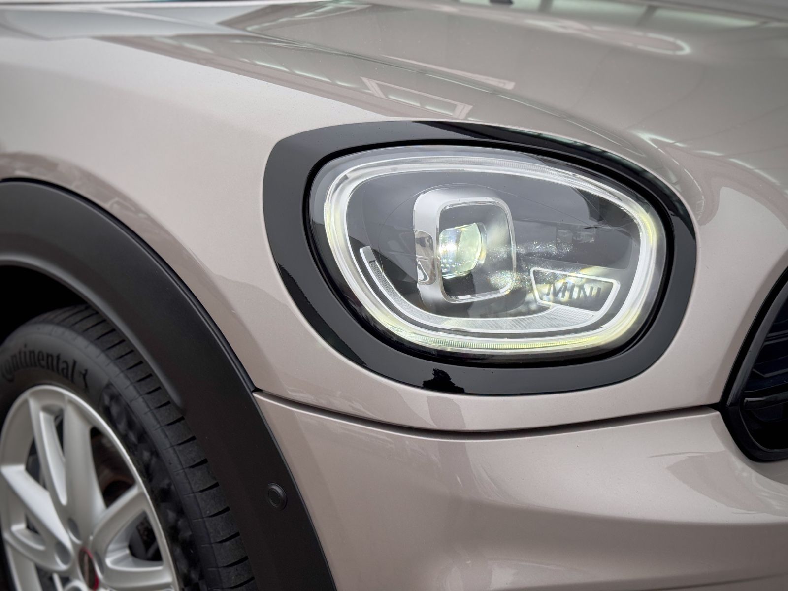 Fahrzeugabbildung MINI Cooper SE Countryman All4 JWC Trim *NAVI|ASSIST*