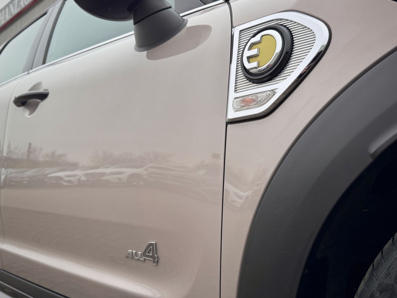 Fahrzeugabbildung MINI Cooper SE Countryman All4 JWC Trim *NAVI|ASSIST*