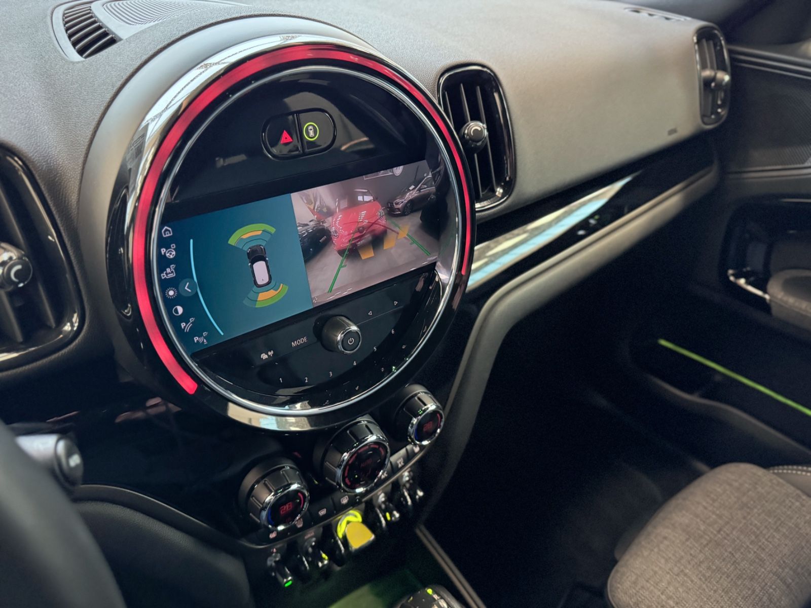 Fahrzeugabbildung MINI Cooper SE Countryman All4 JWC Trim *NAVI|ASSIST*