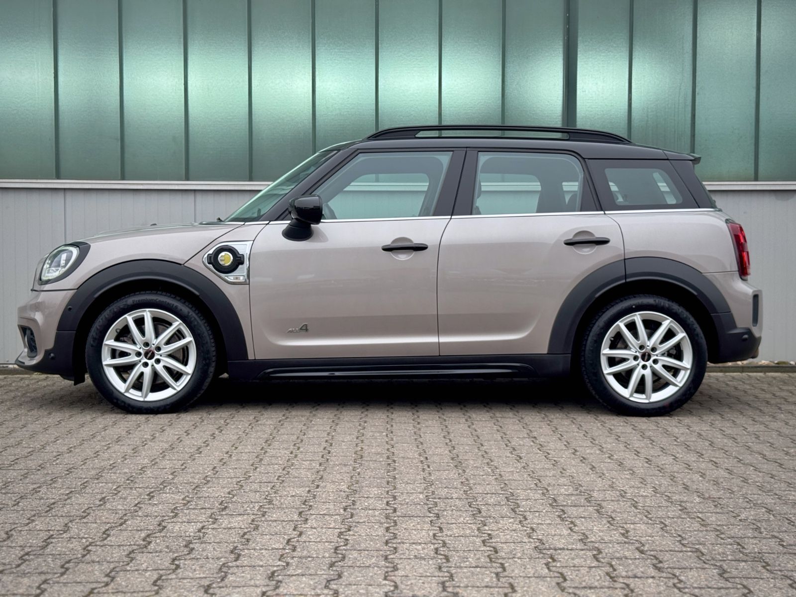 Fahrzeugabbildung MINI Cooper SE Countryman All4 JWC Trim *NAVI|ASSIST*