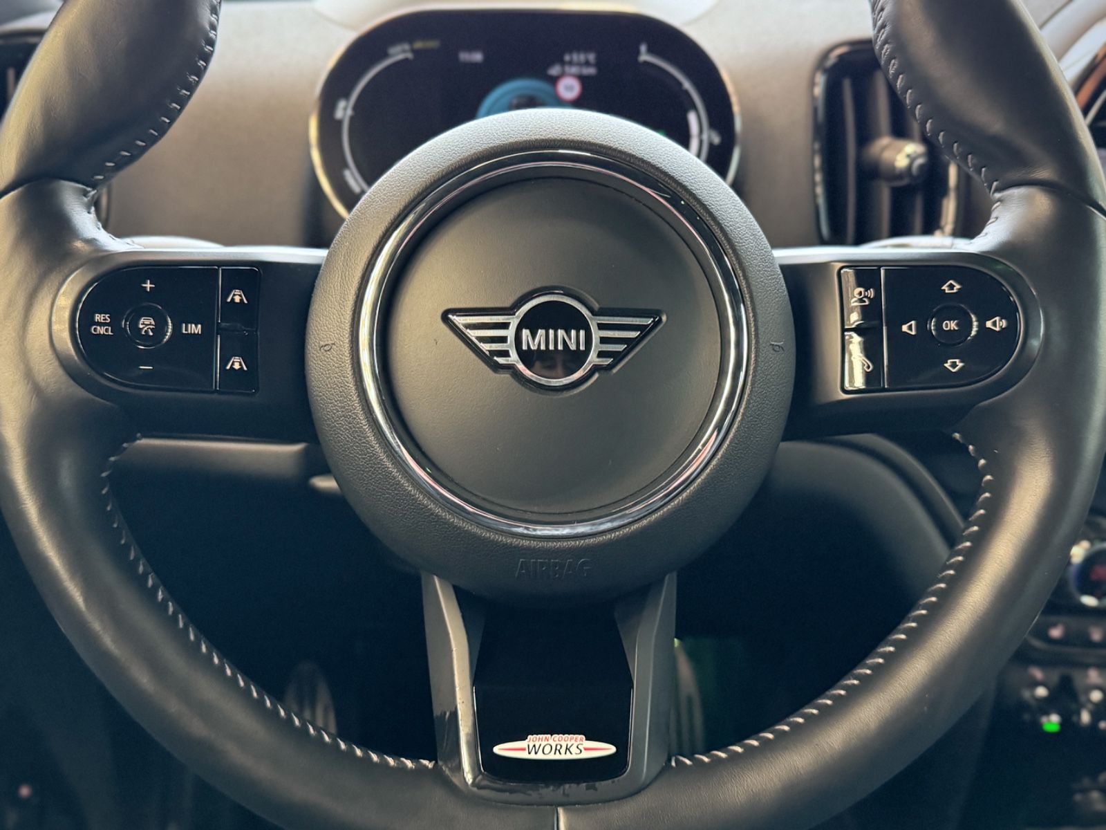 Fahrzeugabbildung MINI Cooper SE Countryman All4 JWC Trim *NAVI|ASSIST*