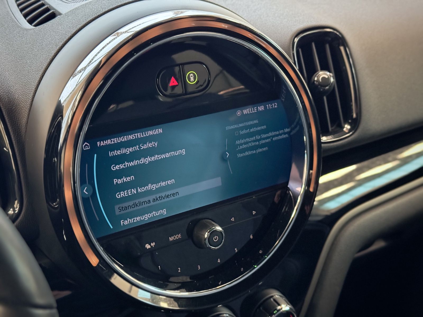 Fahrzeugabbildung MINI Cooper SE Countryman All4 JWC Trim *NAVI|ASSIST*