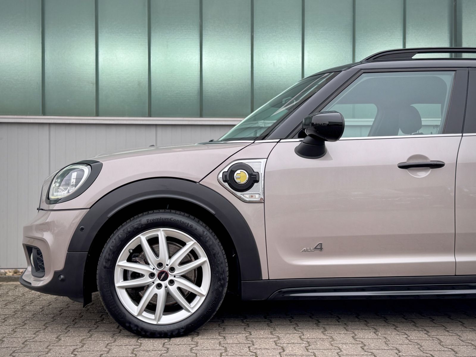 Fahrzeugabbildung MINI Cooper SE Countryman All4 JWC Trim *NAVI|ASSIST*