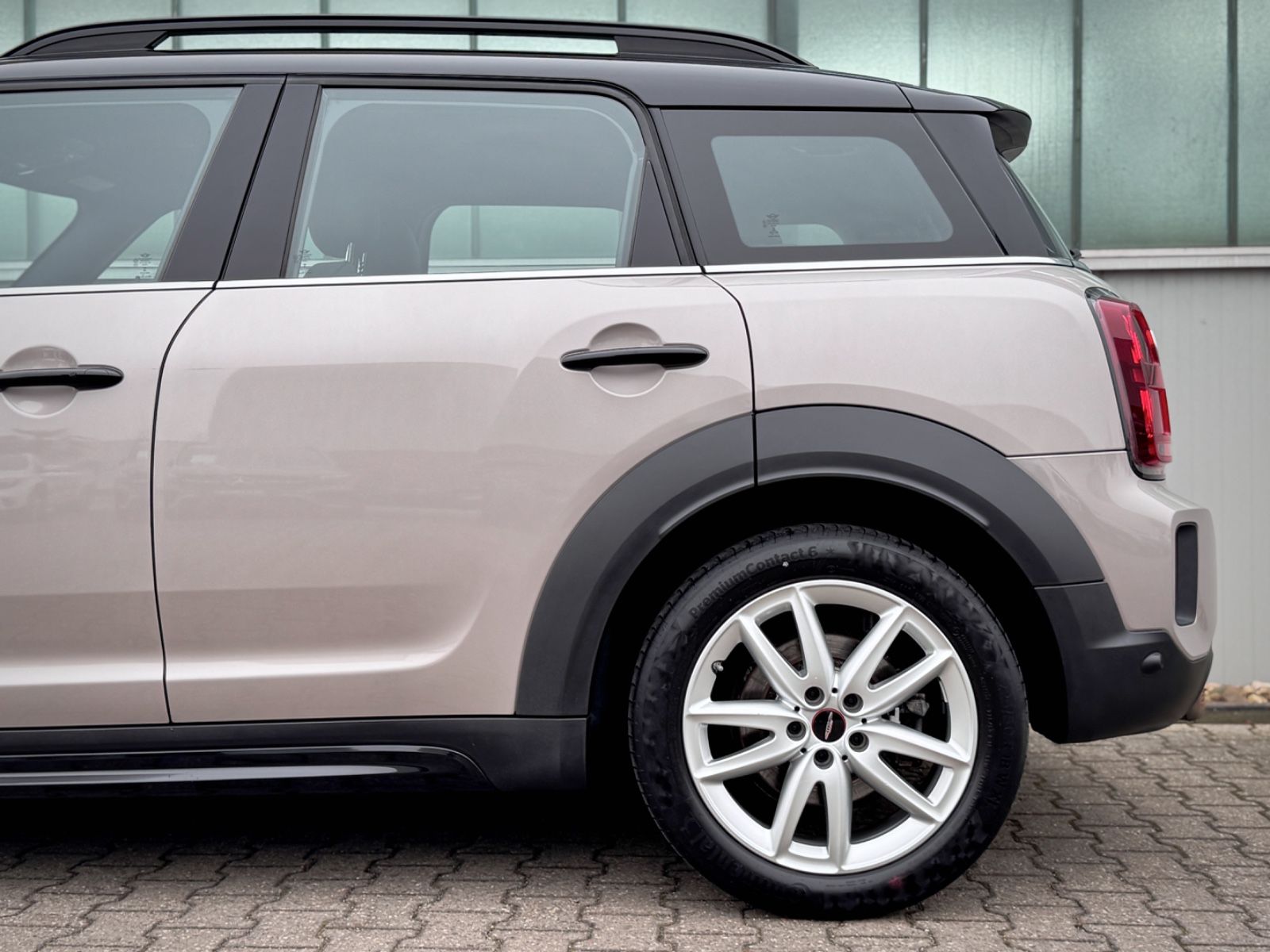 Fahrzeugabbildung MINI Cooper SE Countryman All4 JWC Trim *NAVI|ASSIST*