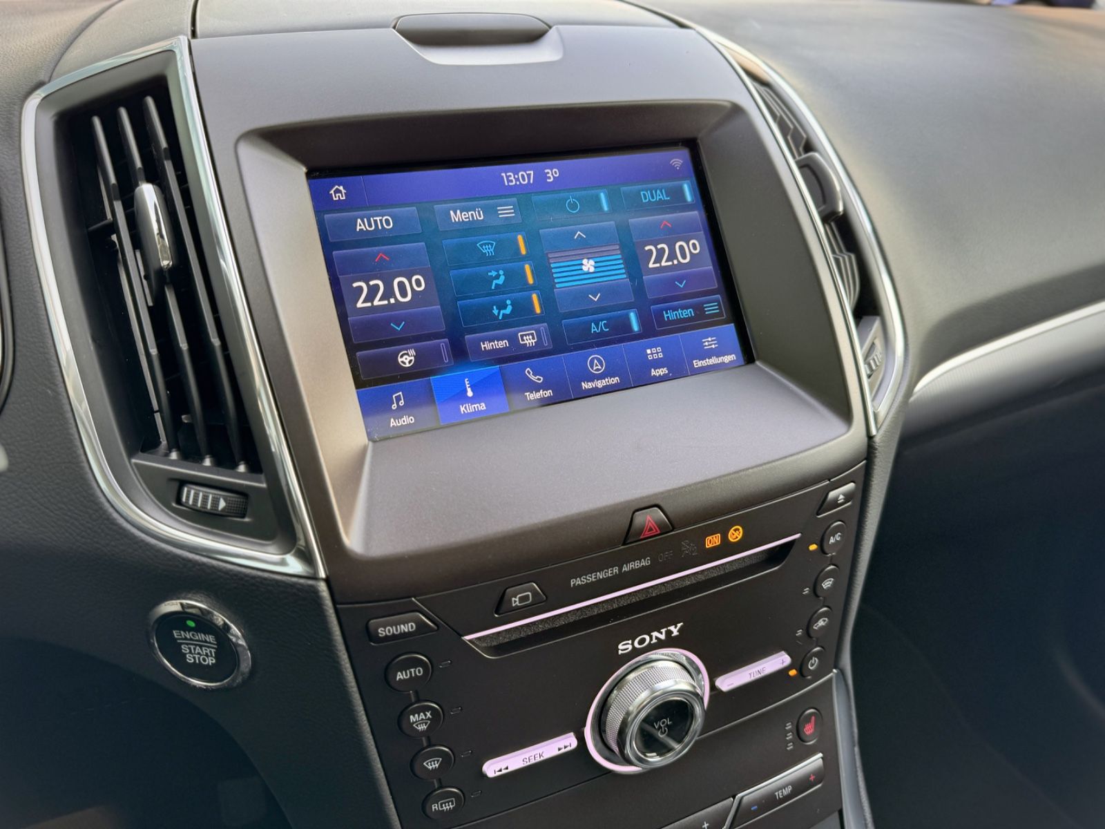 Fahrzeugabbildung Ford Galaxy 2.0 Titanium *PANORAMA|7-SITZE*