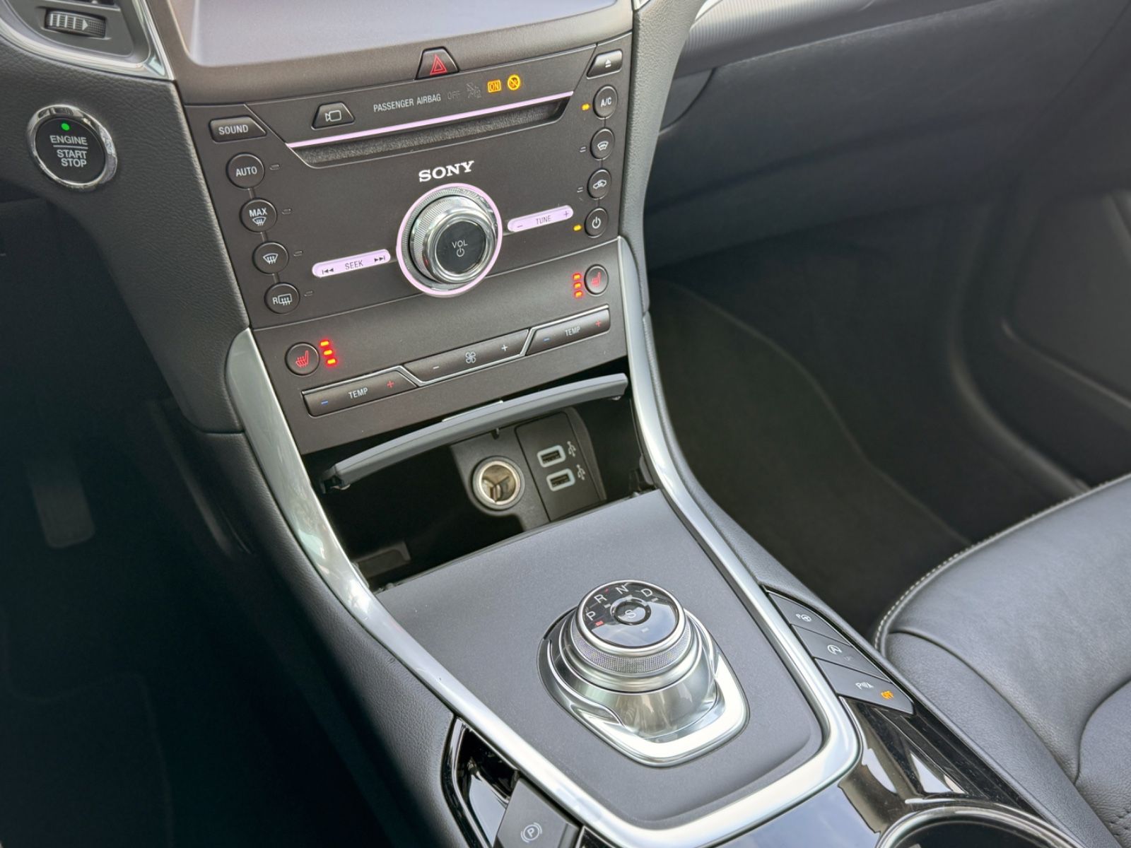 Fahrzeugabbildung Ford Galaxy 2.0 Titanium *PANORAMA|7-SITZE*