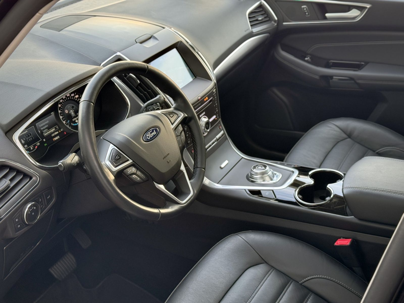 Fahrzeugabbildung Ford Galaxy 2.0 Titanium *PANORAMA|7-SITZE*