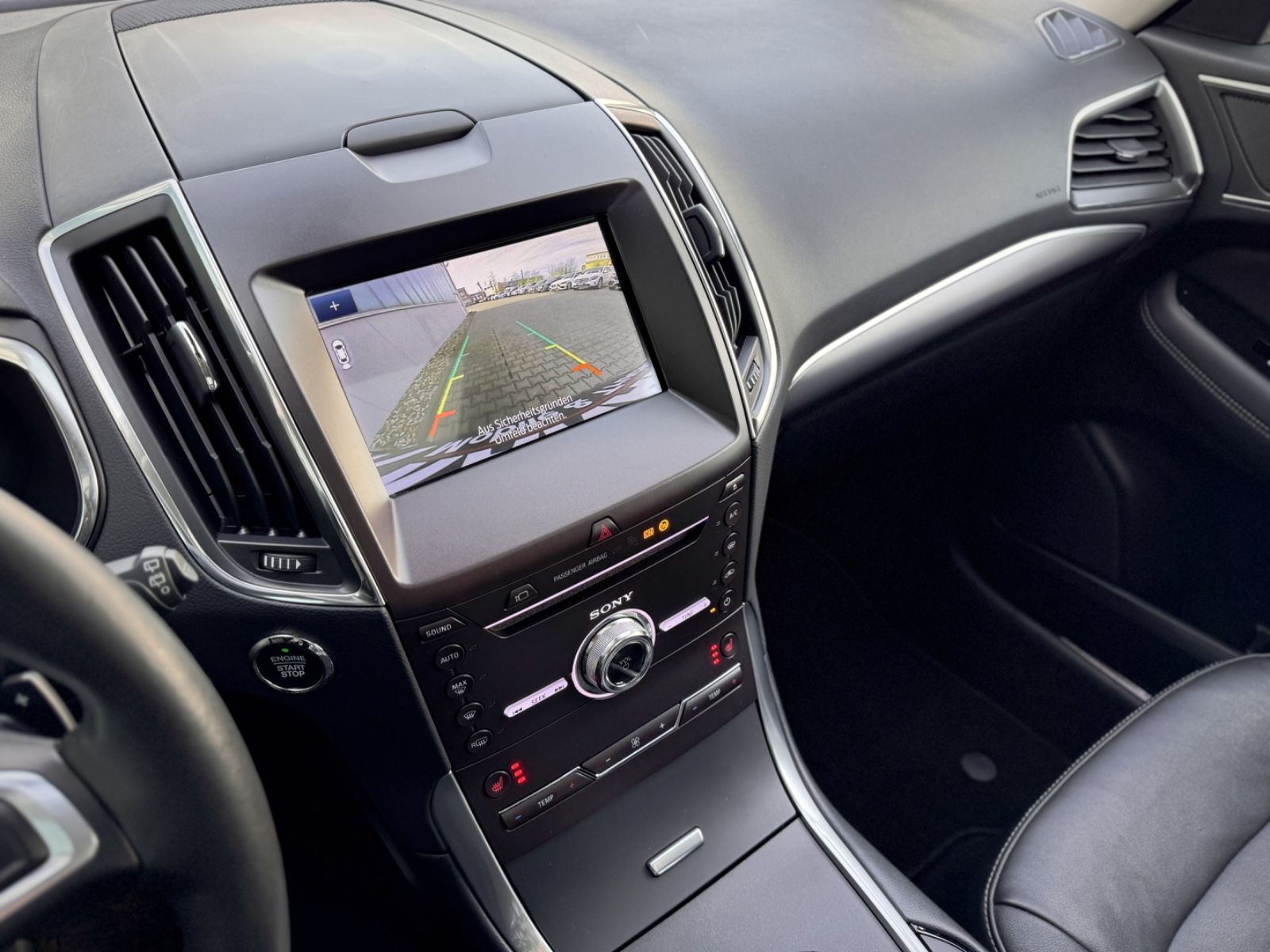 Fahrzeugabbildung Ford Galaxy 2.0 Titanium *PANORAMA|7-SITZE*