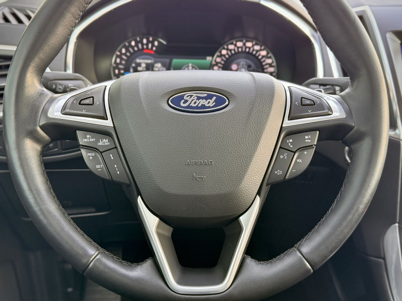 Fahrzeugabbildung Ford Galaxy 2.0 Titanium *PANORAMA|7-SITZE*