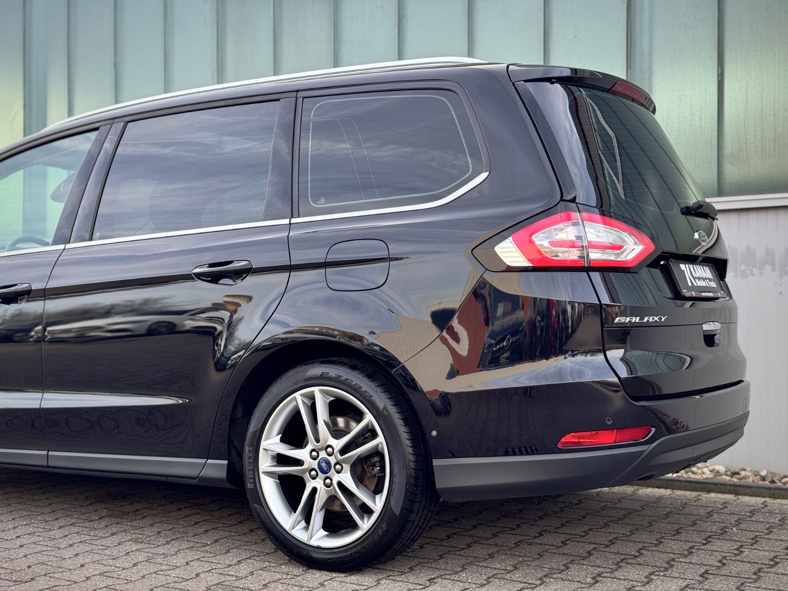 Fahrzeugabbildung Ford Galaxy 2.0 Titanium *PANORAMA|7-SITZE*