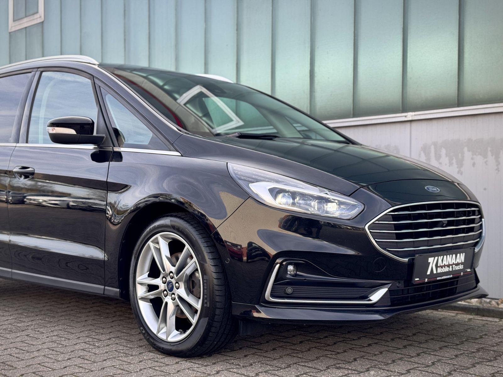 Fahrzeugabbildung Ford Galaxy 2.0 Titanium *PANORAMA|7-SITZE*