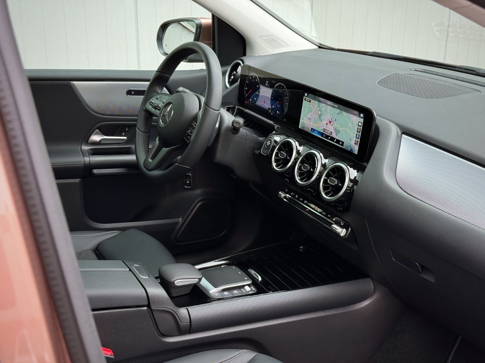 Fahrzeugabbildung Mercedes-Benz B 250e PlugIn-Hybrid Style *LED|PANO|CAM|NAVI*