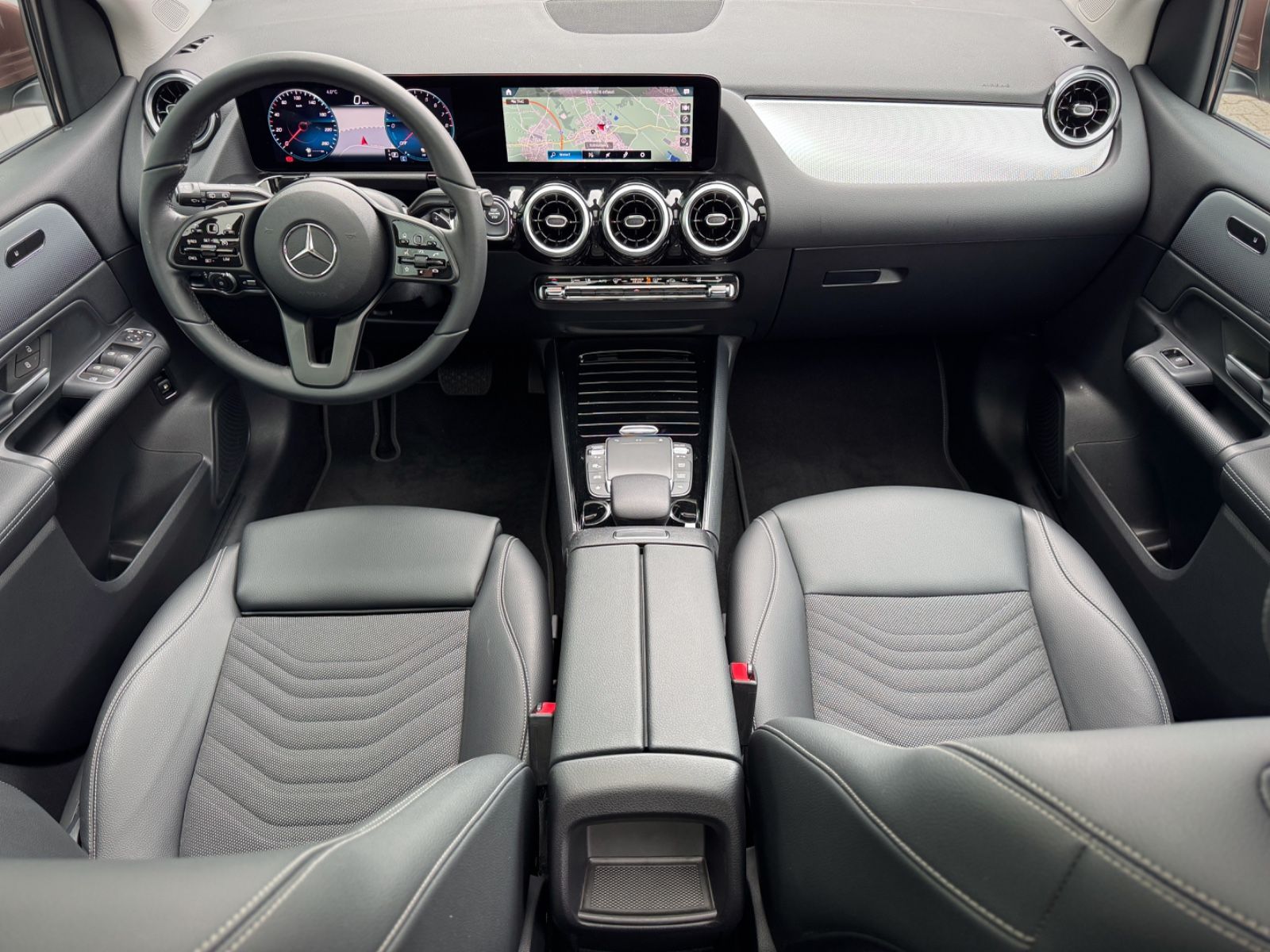 Fahrzeugabbildung Mercedes-Benz B 250e PlugIn-Hybrid Style *LED|PANO|CAM|NAVI*