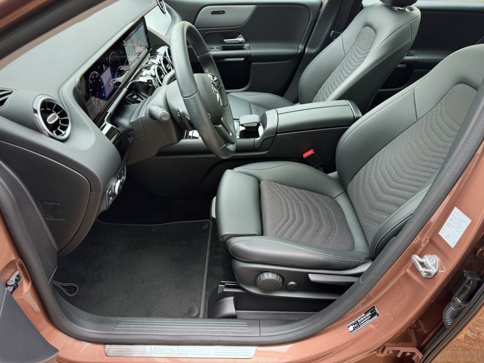 Fahrzeugabbildung Mercedes-Benz B 250e PlugIn-Hybrid Style *LED|PANO|CAM|NAVI*