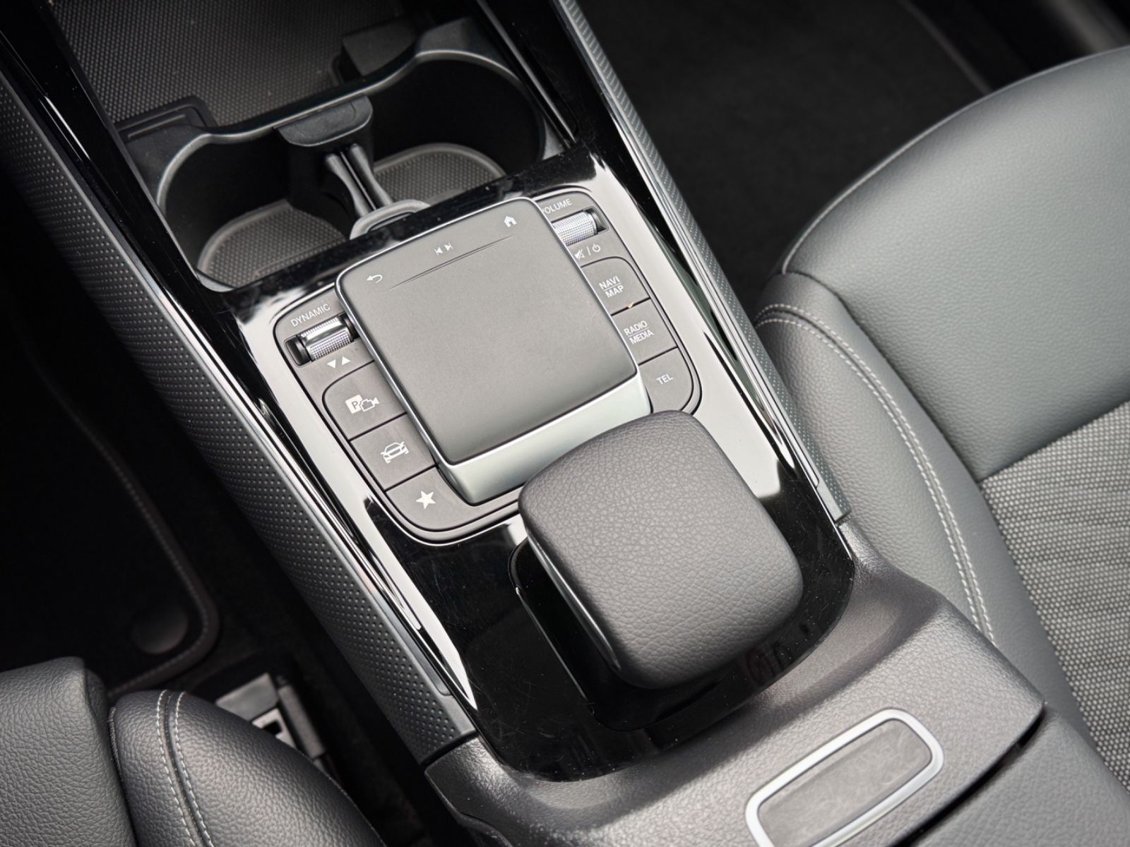 Fahrzeugabbildung Mercedes-Benz B 250e PlugIn-Hybrid Style *LED|PANO|CAM|NAVI*