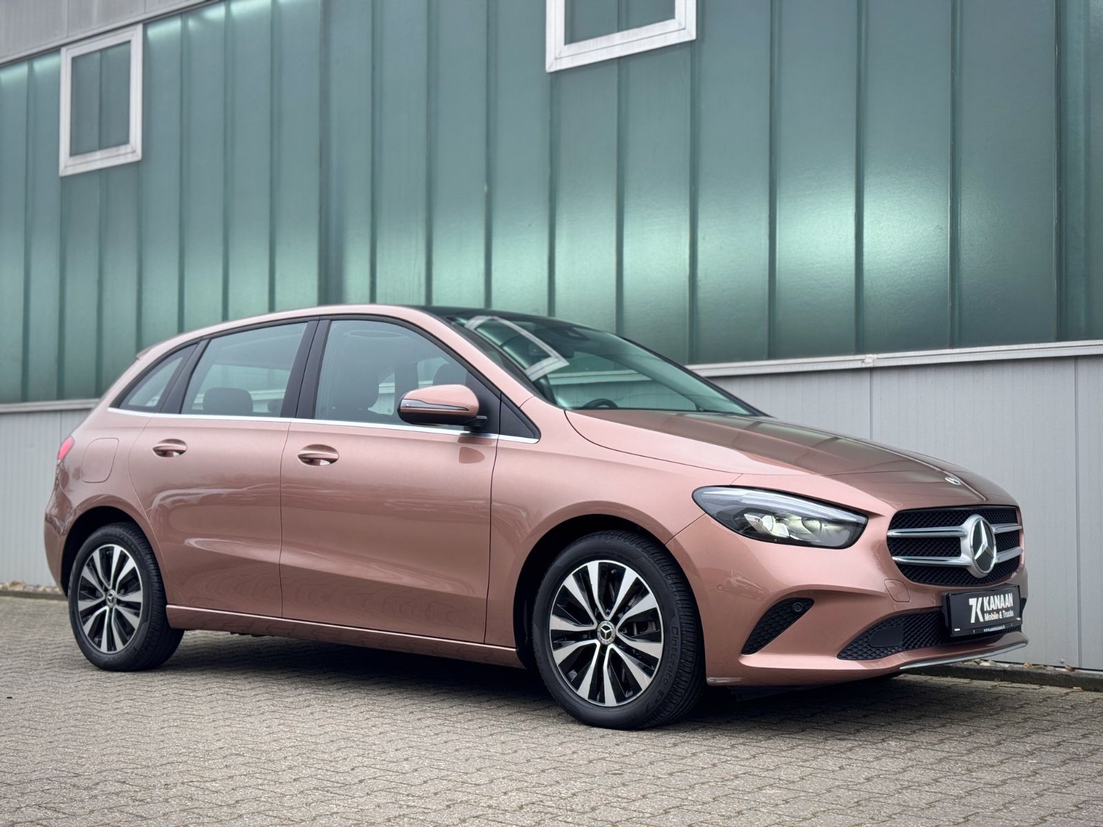 Fahrzeugabbildung Mercedes-Benz B 250e PlugIn-Hybrid Style *LED|PANO|CAM|NAVI*