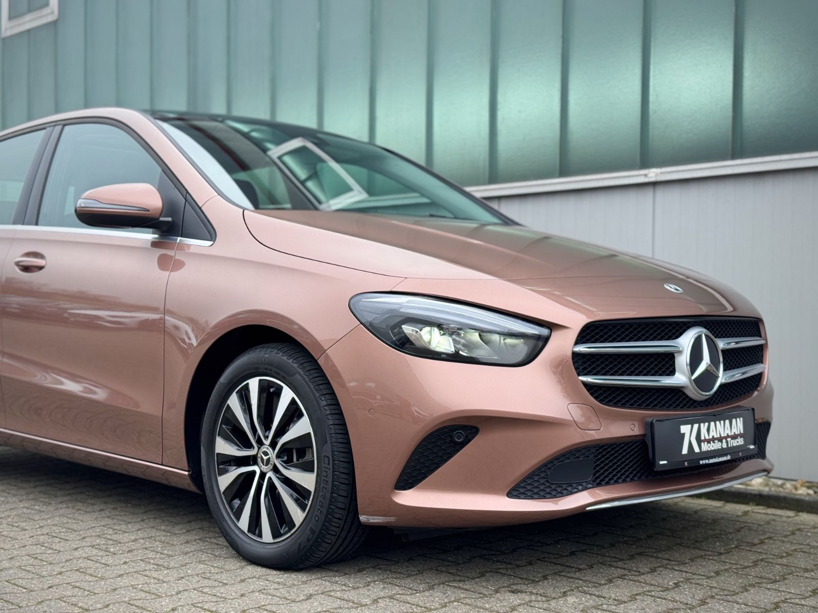 Fahrzeugabbildung Mercedes-Benz B 250e PlugIn-Hybrid Style *LED|PANO|CAM|NAVI*