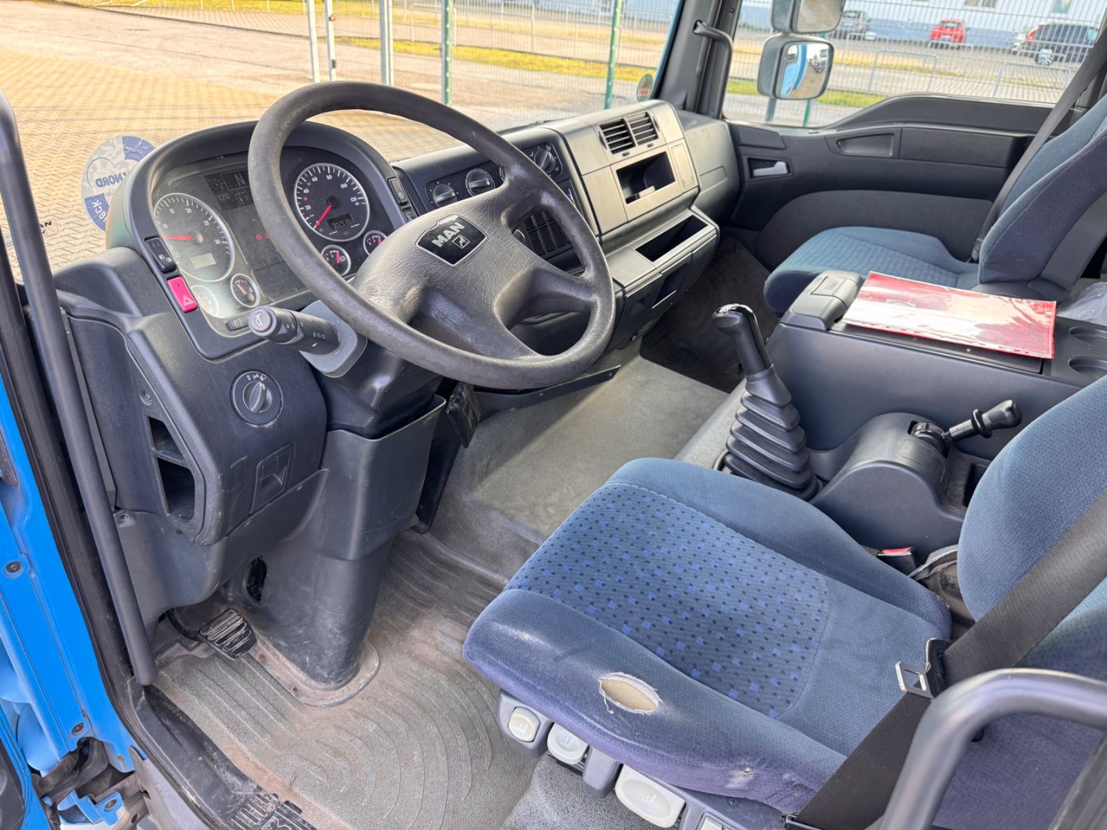 Fahrzeugabbildung MAN TGL   7.150  Koffer LBW Manuelle Schaltung