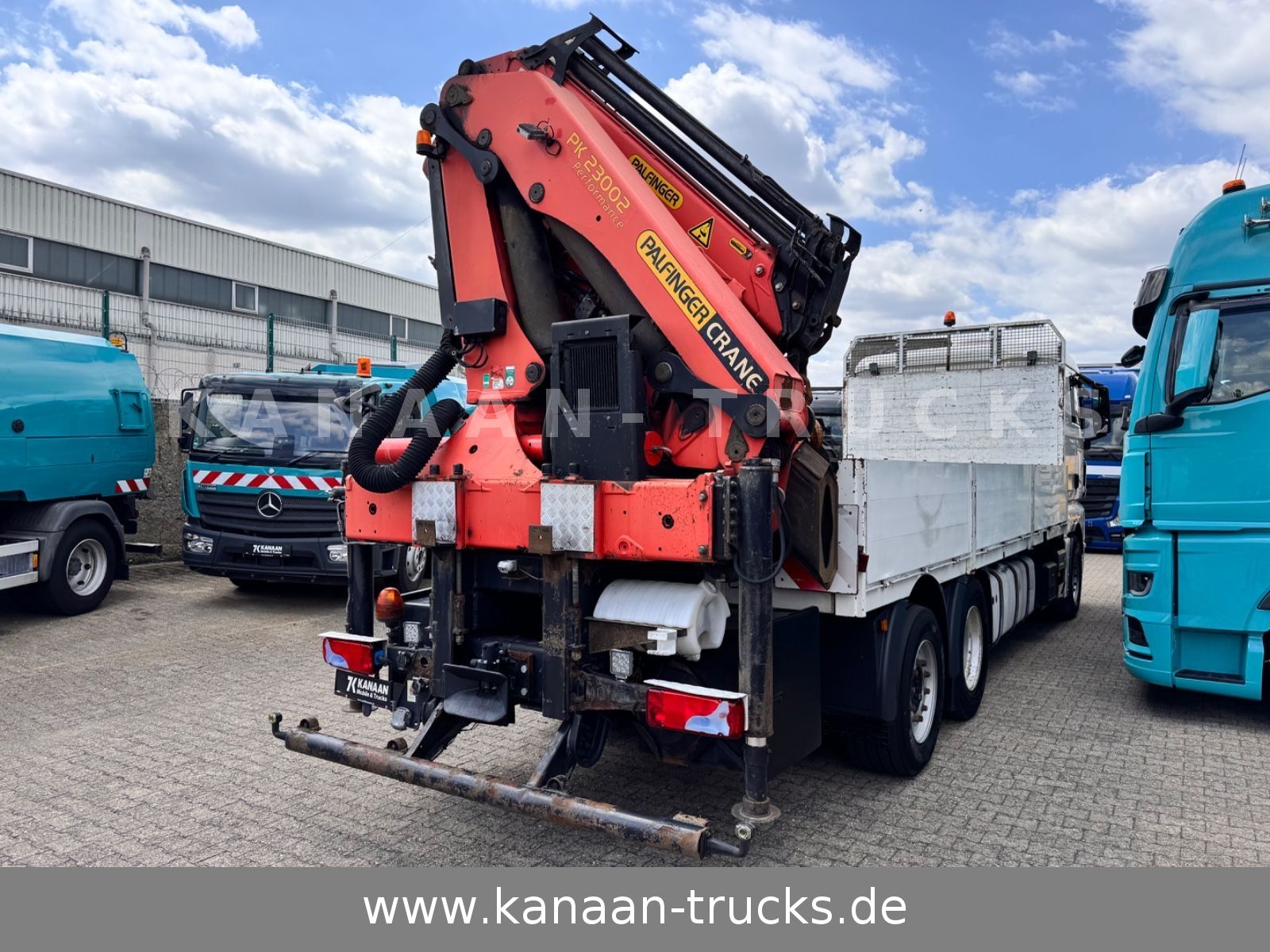 Fahrzeugabbildung MAN 26.480 TGX 6x2 Palfinger 23002 Fly-Jib ca 21 m