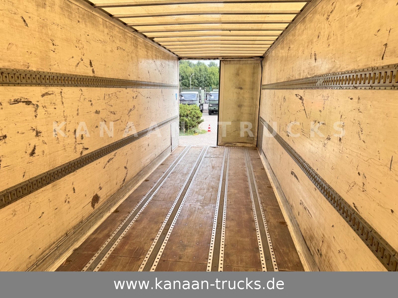 Fahrzeugabbildung Kögel SPKH 24 Koffer 3-Achser