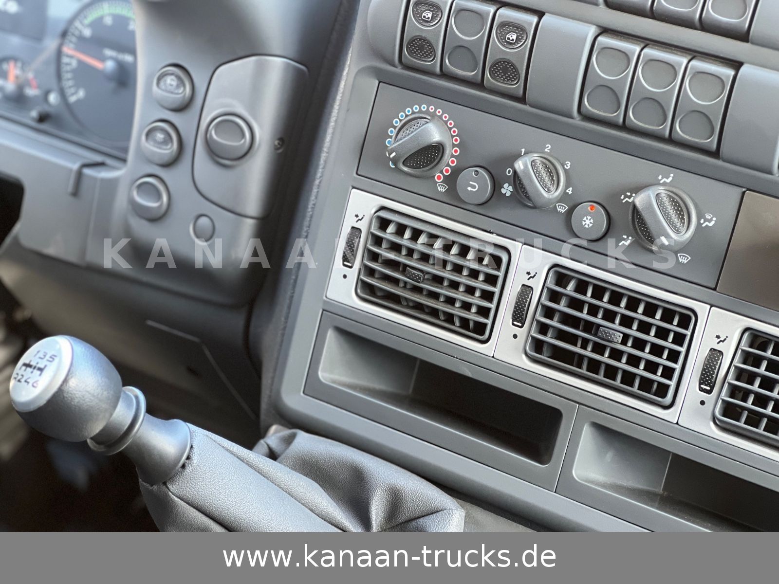 Fahrzeugabbildung Iveco ML100E22WM-BW 4x4 Miltär Camper Exped 19 TKm