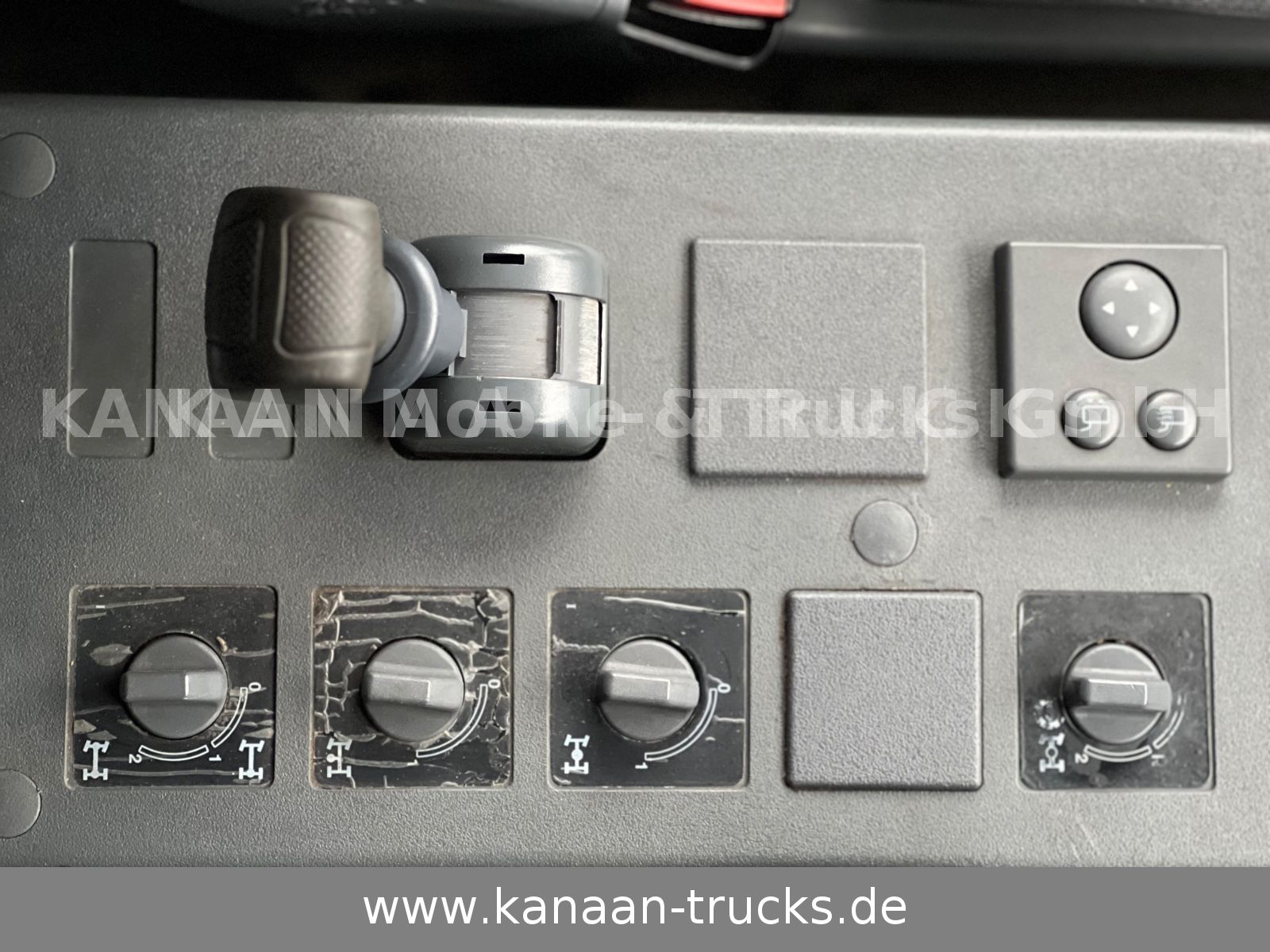 Fahrzeugabbildung Iveco 140 E240 Eurocargo 4x4 Miltär Camper Expedition