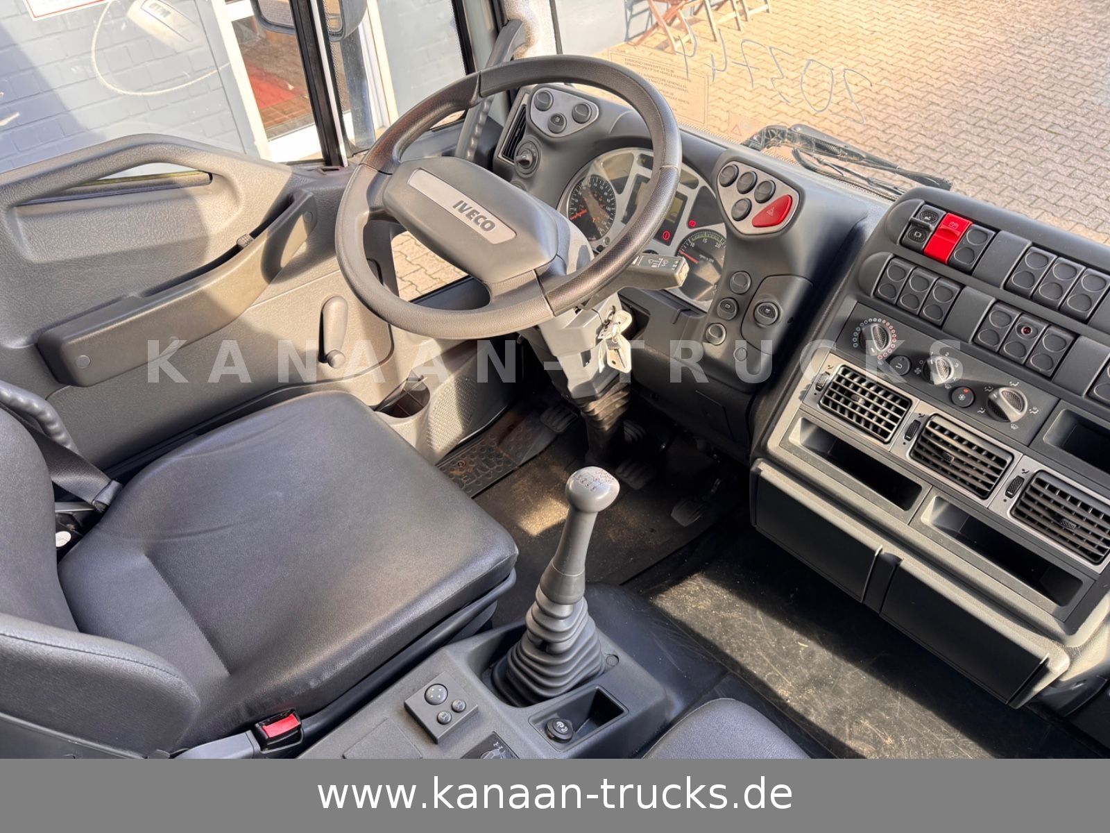 Fahrzeugabbildung Iveco 140 E240 Eurocargo 4x4 Miltär Camper Expedition