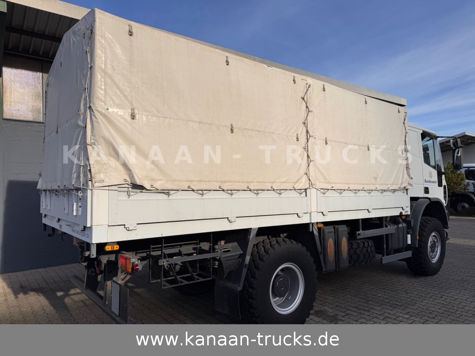 Fahrzeugabbildung Iveco 140 E240 Eurocargo 4x4 Miltär Camper Expedition