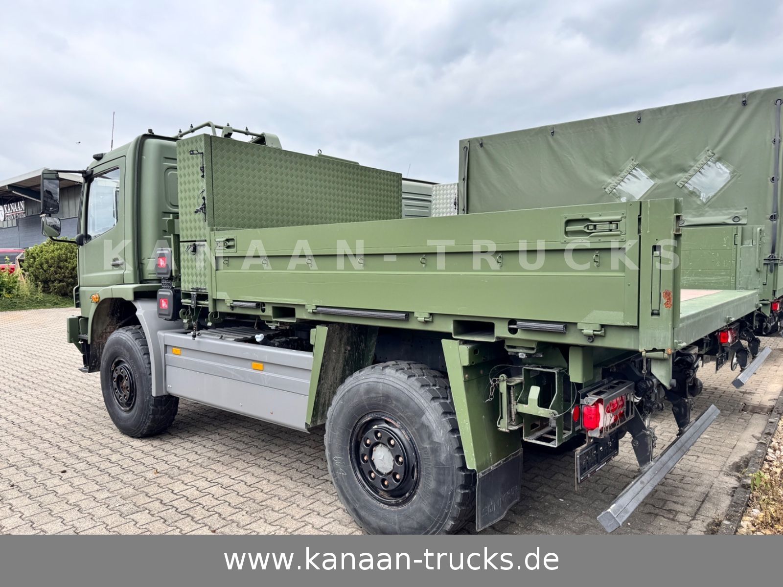 Fahrzeugabbildung Mercedes-Benz 1018 Atego 4x4 Allrad Miltär Camper