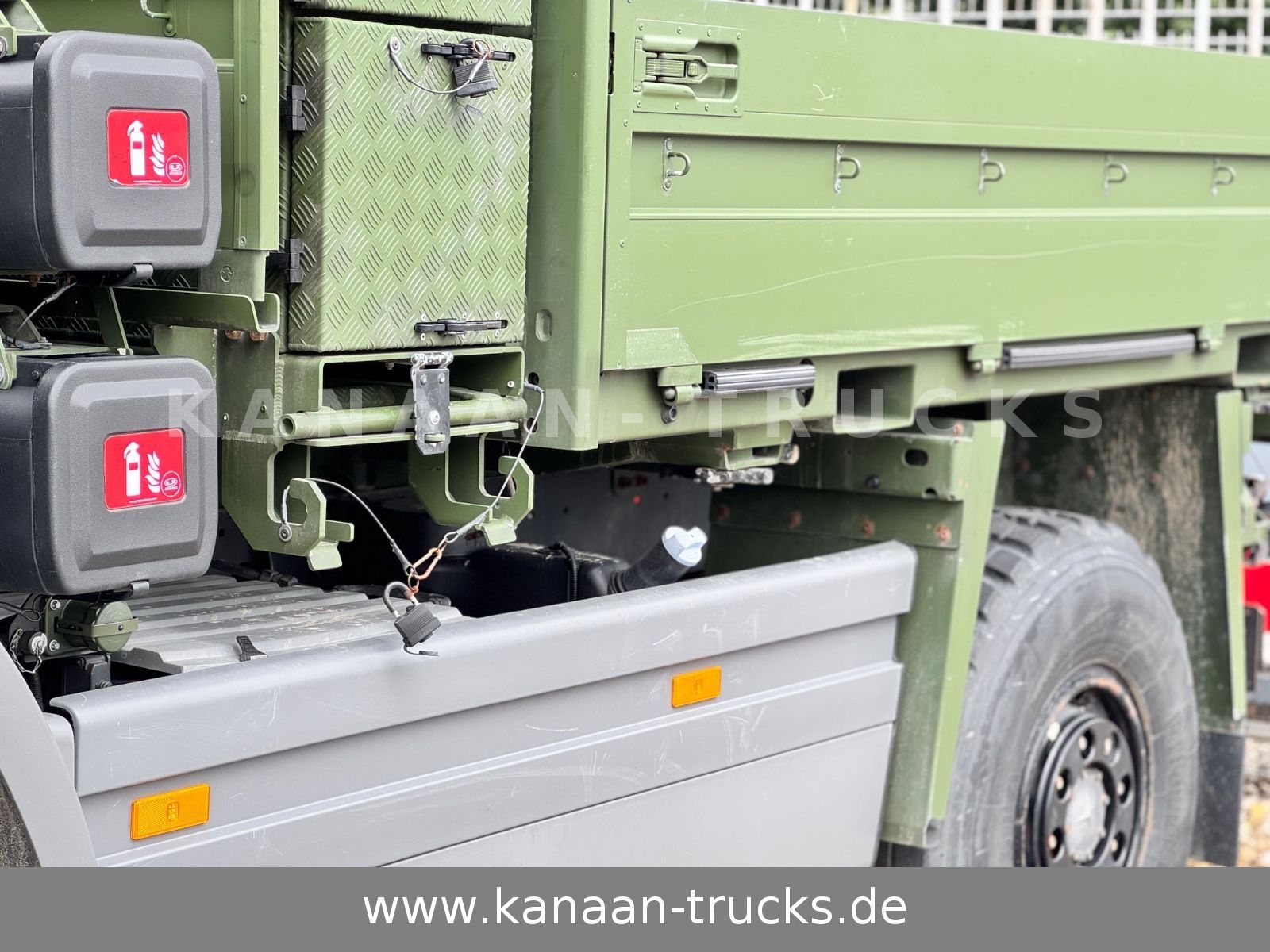 Fahrzeugabbildung Mercedes-Benz 1018 Atego 4x4 Allrad Miltär Camper