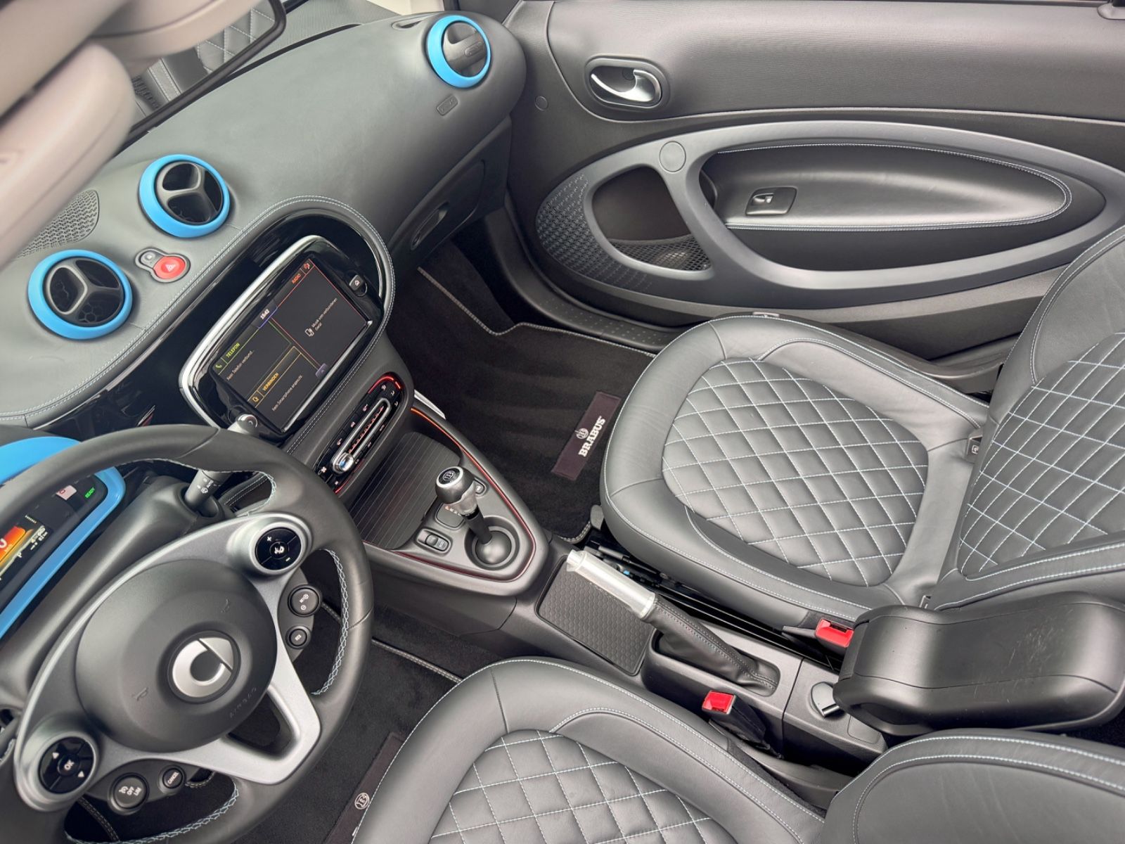Fahrzeugabbildung Smart ForTwo Cabriolet Electric Drive/EQ BRABUS TAILOR