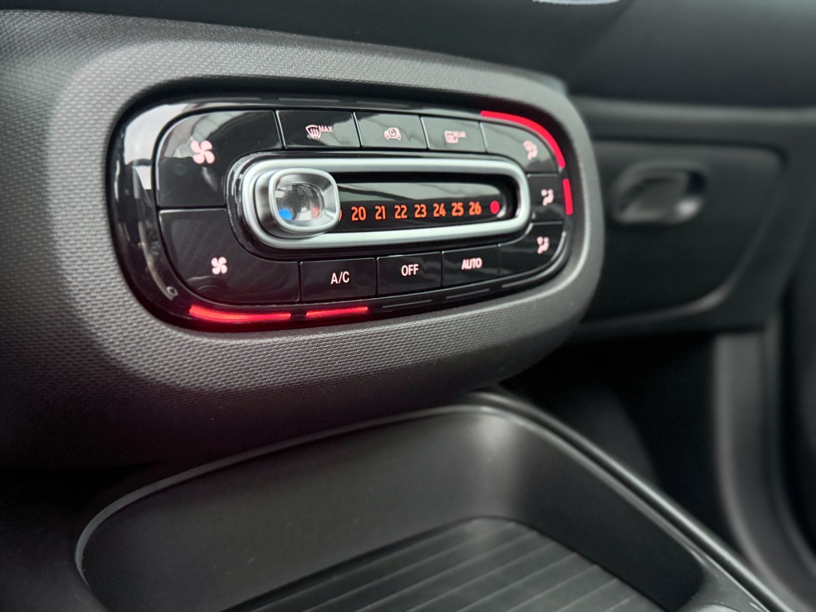 Fahrzeugabbildung Smart ForTwo Cabriolet Electric Drive/EQ BRABUS TAILOR