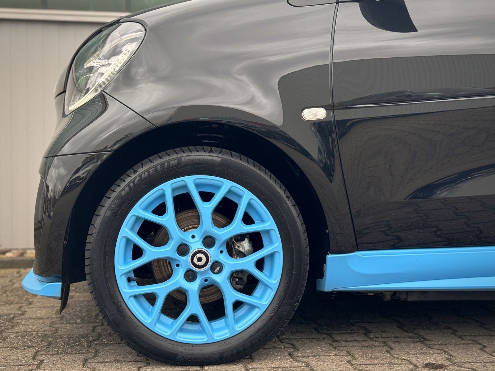 Fahrzeugabbildung Smart ForTwo Cabriolet Electric Drive/EQ BRABUS TAILOR