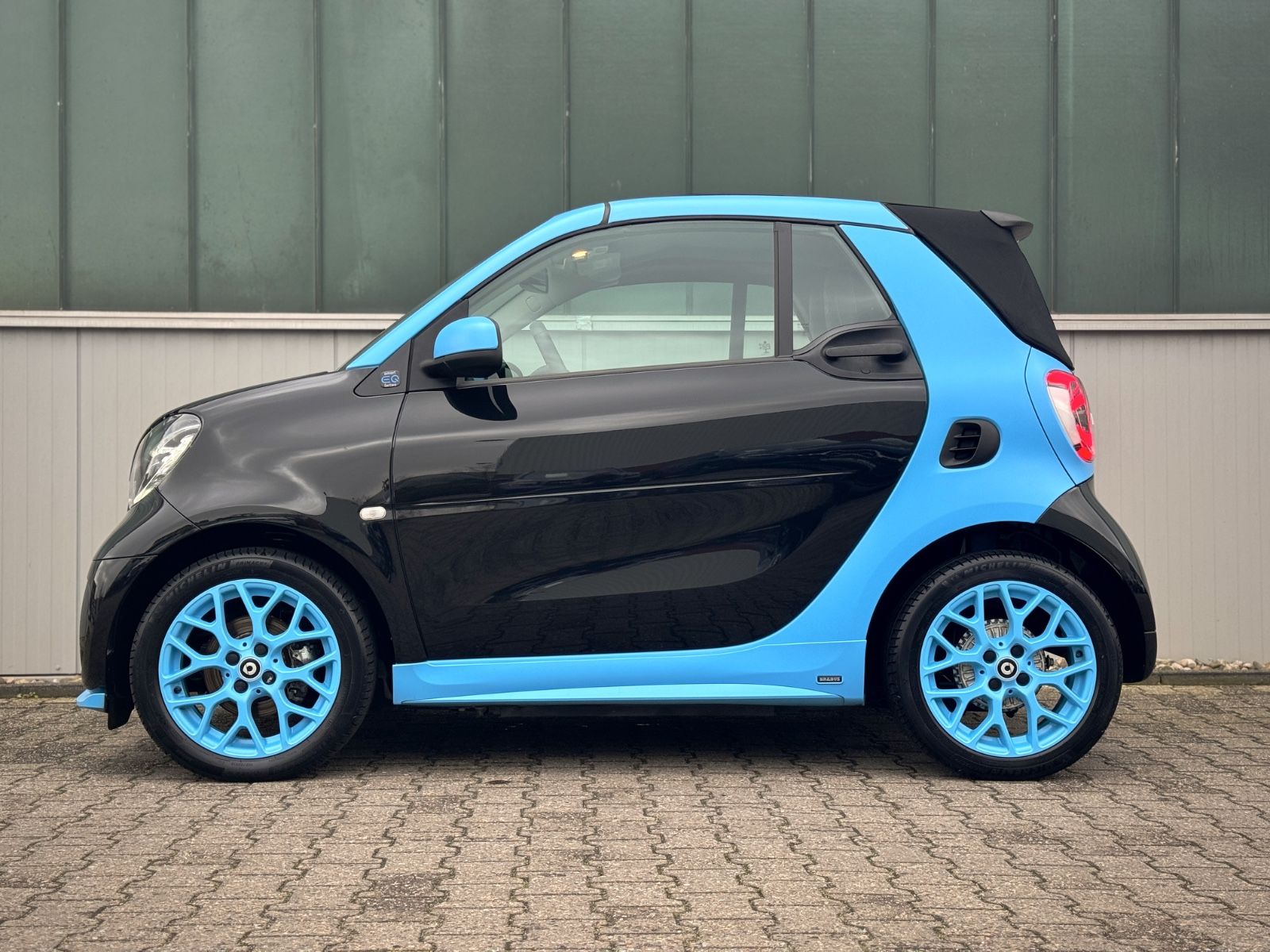 Fahrzeugabbildung Smart ForTwo Cabriolet Electric Drive/EQ BRABUS TAILOR