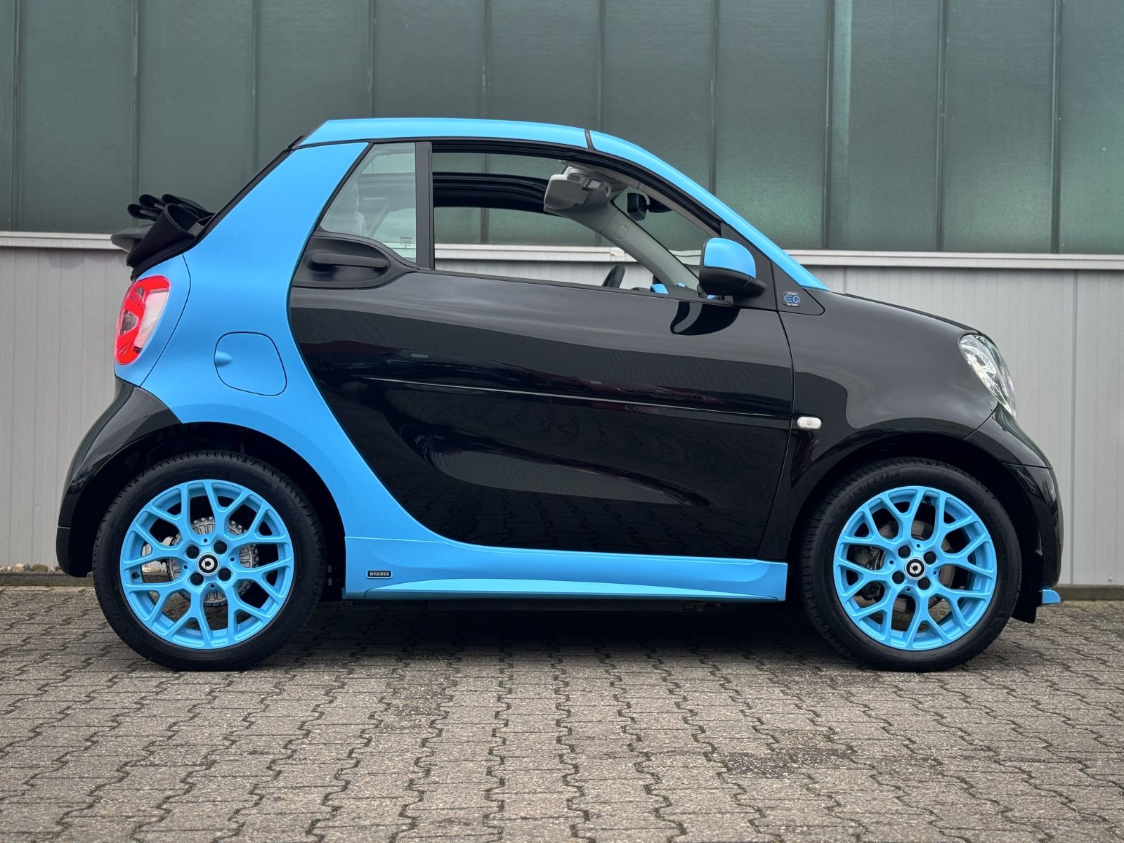 Fahrzeugabbildung Smart ForTwo Cabriolet Electric Drive/EQ BRABUS TAILOR