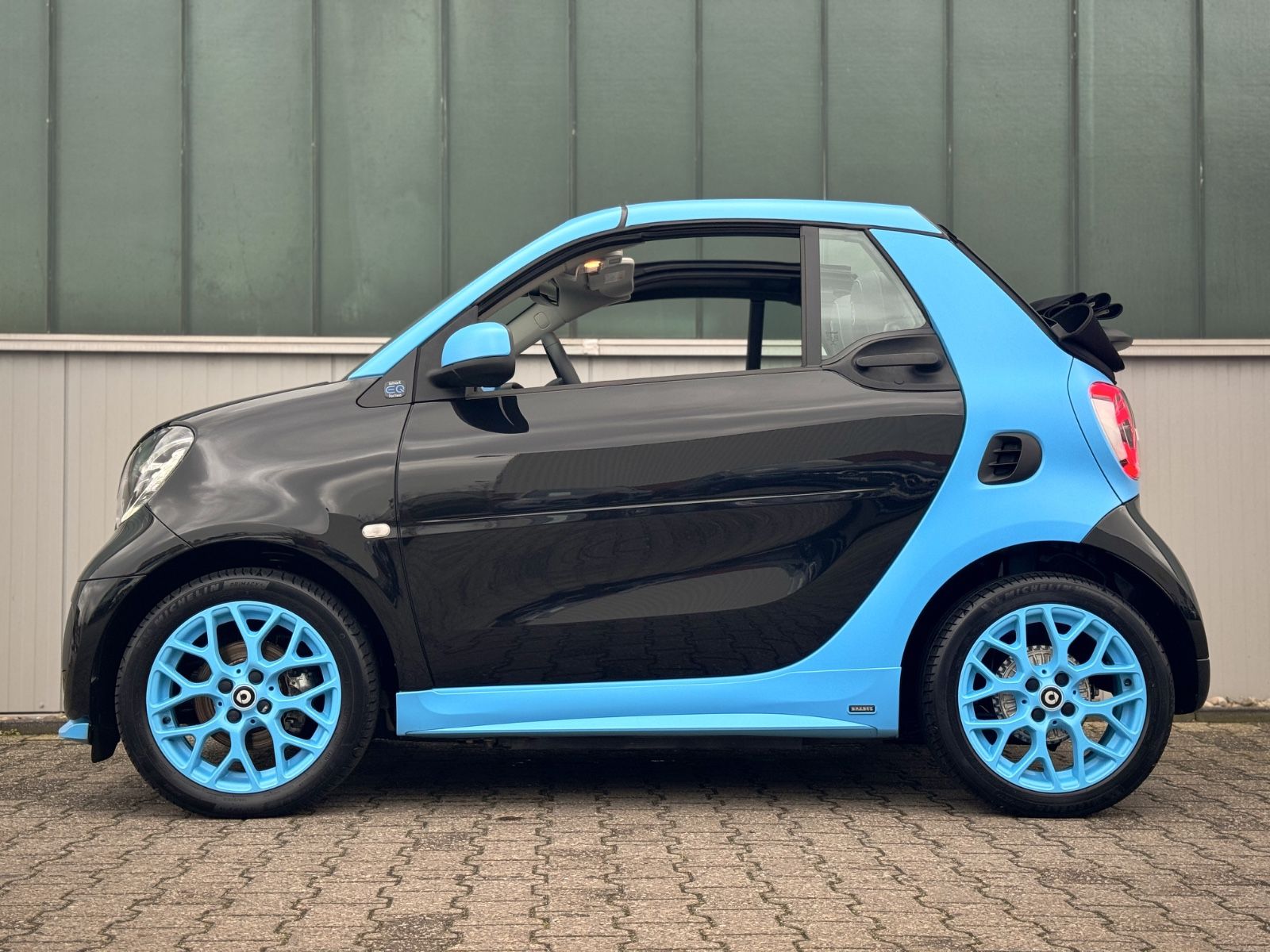 Fahrzeugabbildung Smart ForTwo Cabriolet Electric Drive/EQ BRABUS TAILOR