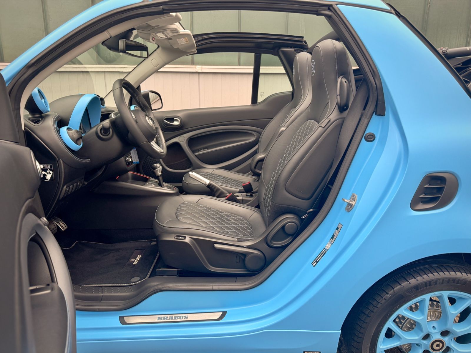 Fahrzeugabbildung Smart ForTwo Cabriolet Electric Drive/EQ BRABUS TAILOR