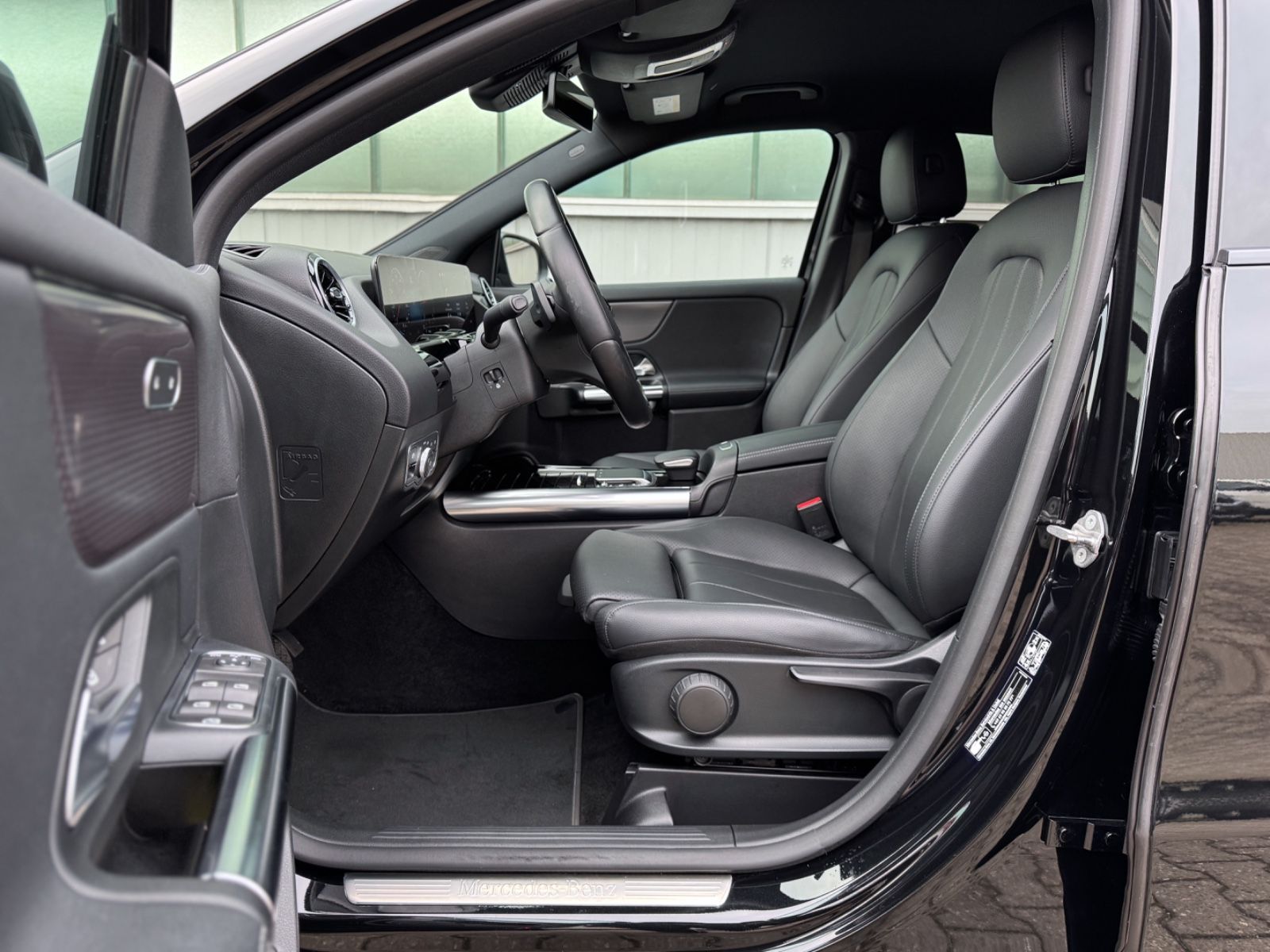 Fahrzeugabbildung Mercedes-Benz GLA 200d 4Matic Progressive*ASSIST|STANDHEIZUNG*