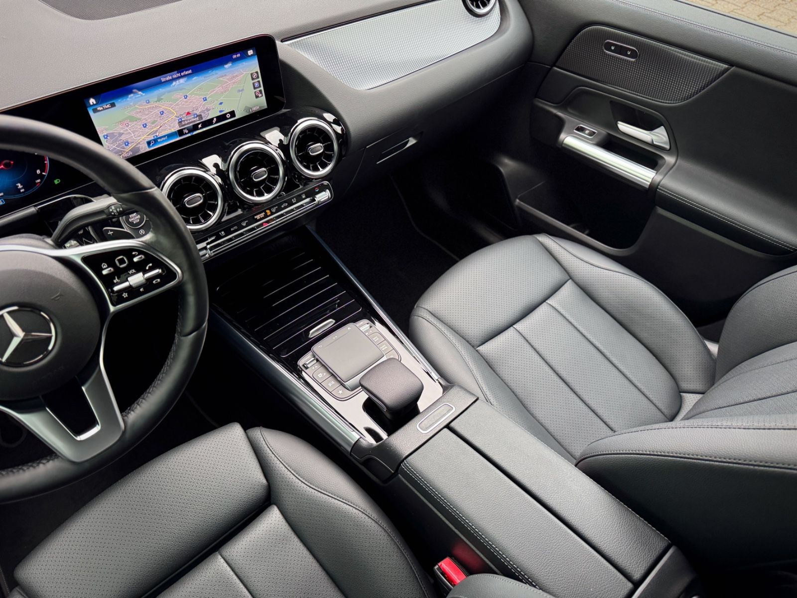 Fahrzeugabbildung Mercedes-Benz GLA 200d 4Matic Progressive*ASSIST|STANDHEIZUNG*