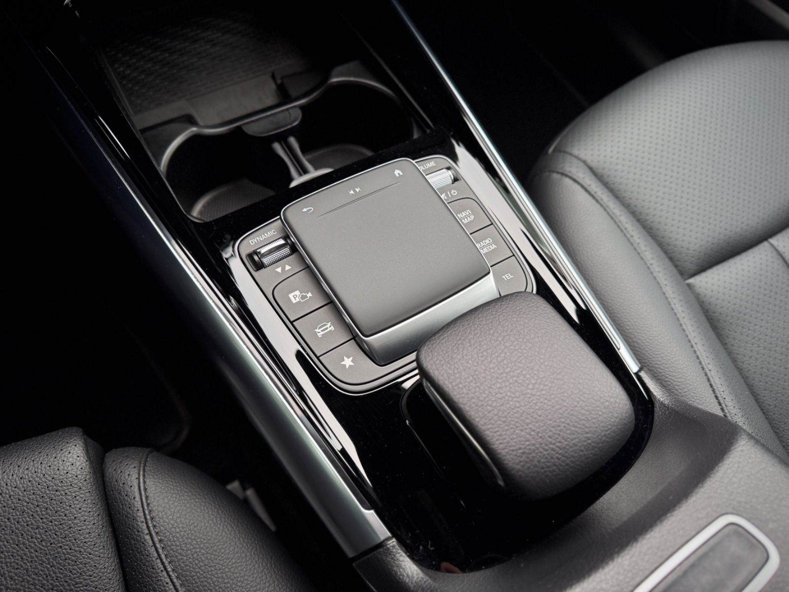 Fahrzeugabbildung Mercedes-Benz GLA 200d 4Matic Progressive*ASSIST|STANDHEIZUNG*