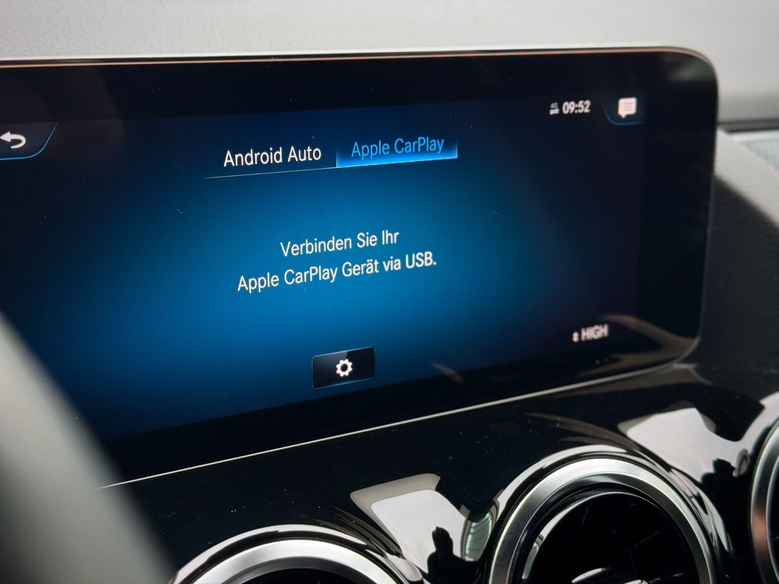 Fahrzeugabbildung Mercedes-Benz GLA 200d 4Matic Progressive*ASSIST|STANDHEIZUNG*