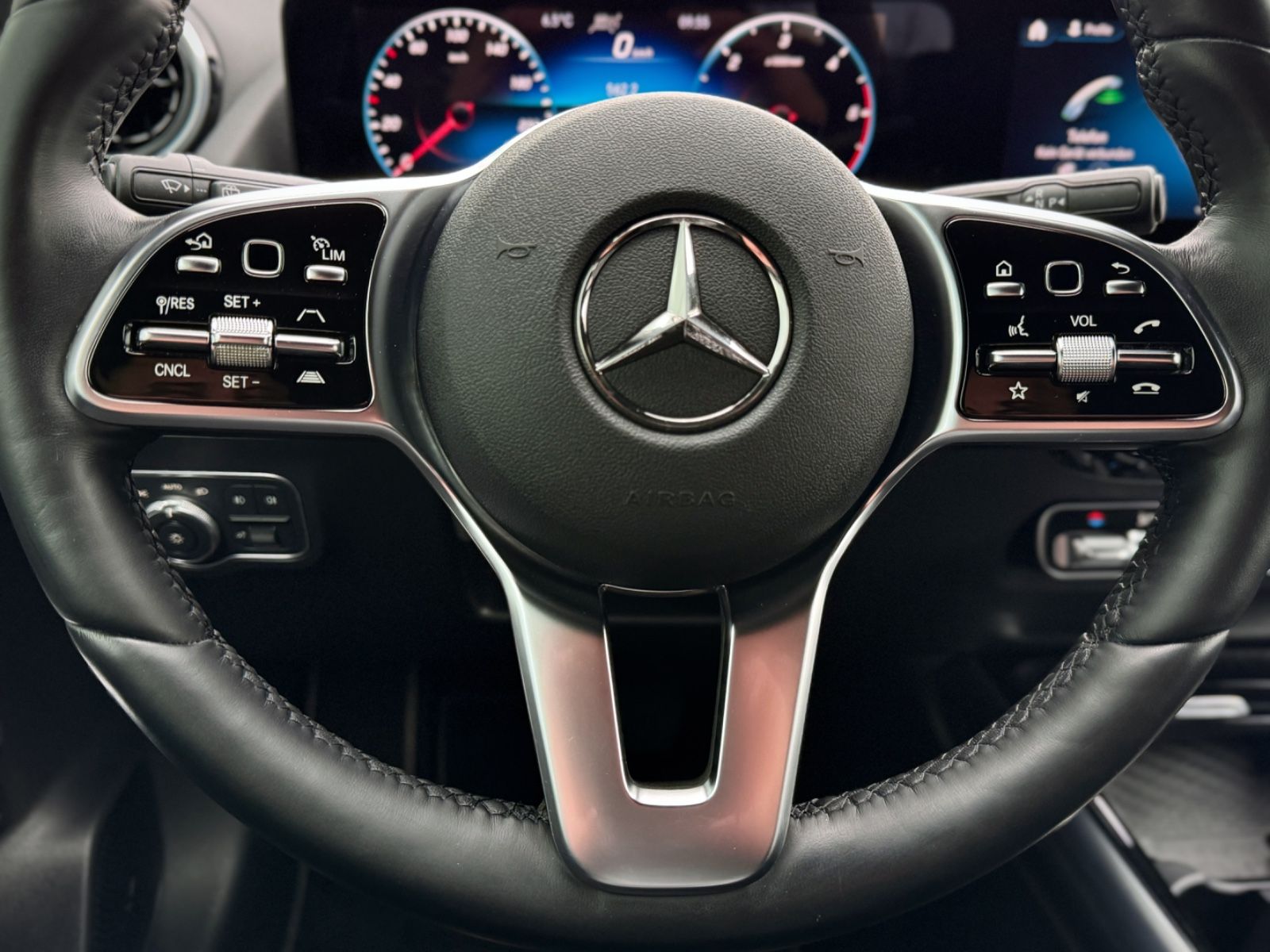 Fahrzeugabbildung Mercedes-Benz GLA 200d 4Matic Progressive*ASSIST|STANDHEIZUNG*