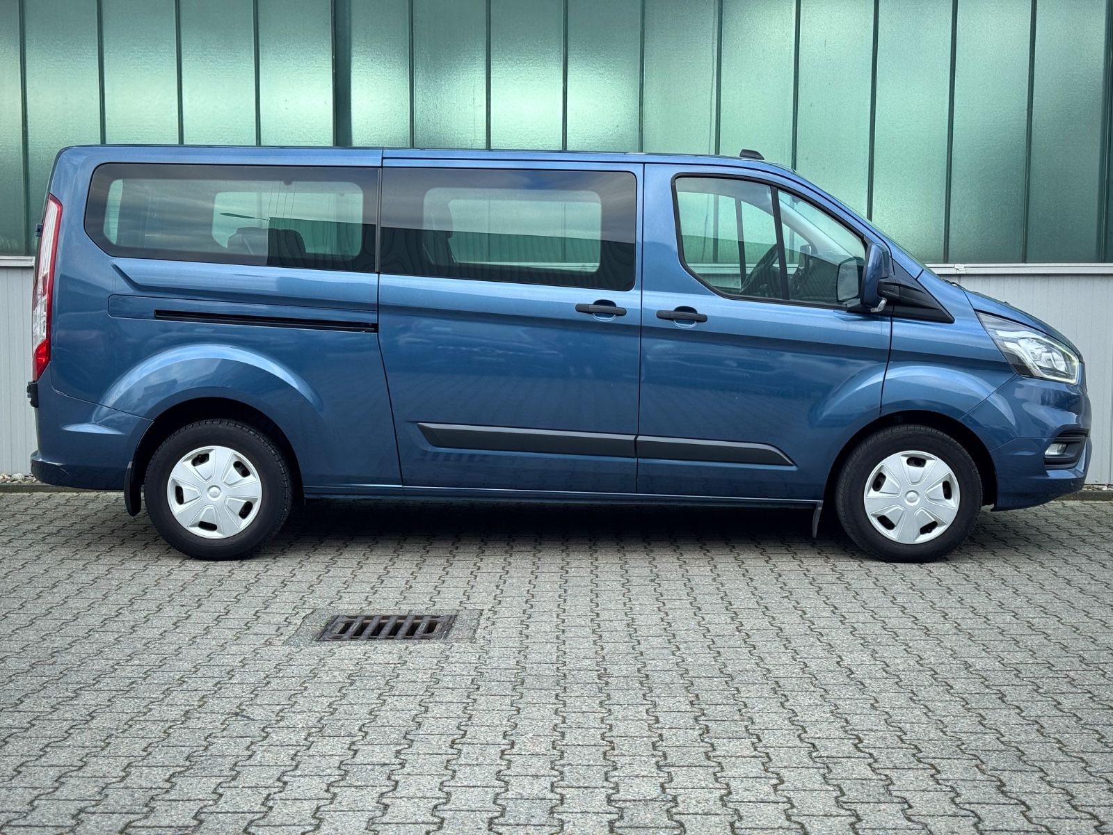 Fahrzeugabbildung Ford Transit/Tourneo Custom 340 L2 Trend *9-SITZE*